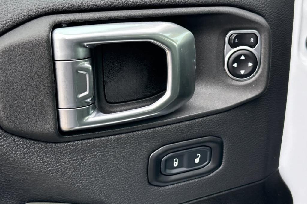 new 2026 Jeep Gladiator car, priced at $55,925