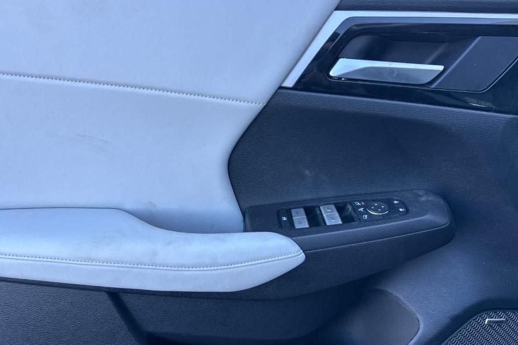 used 2025 Mitsubishi Outlander car, priced at $27,647
