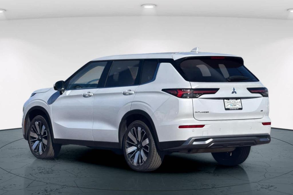 used 2025 Mitsubishi Outlander car, priced at $27,747