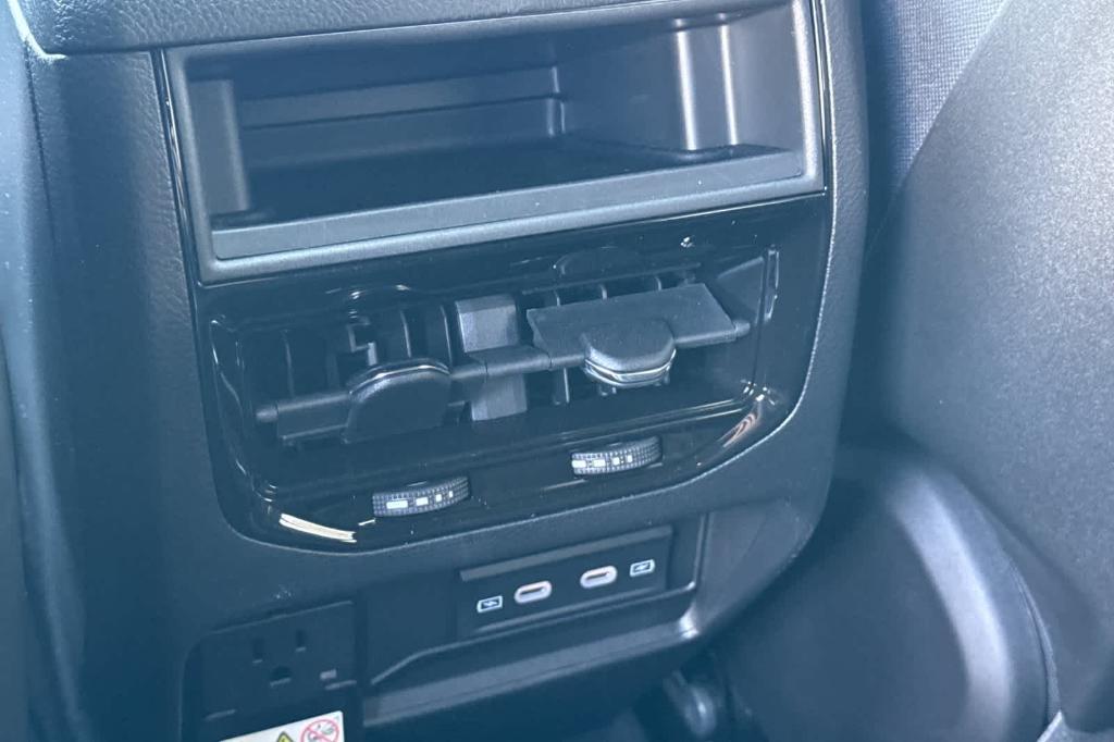 new 2026 Jeep Grand Cherokee car, priced at $46,997