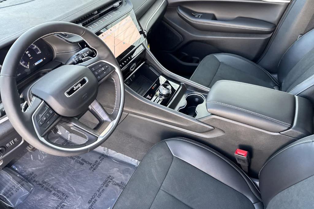 new 2026 Jeep Grand Cherokee car, priced at $45,497