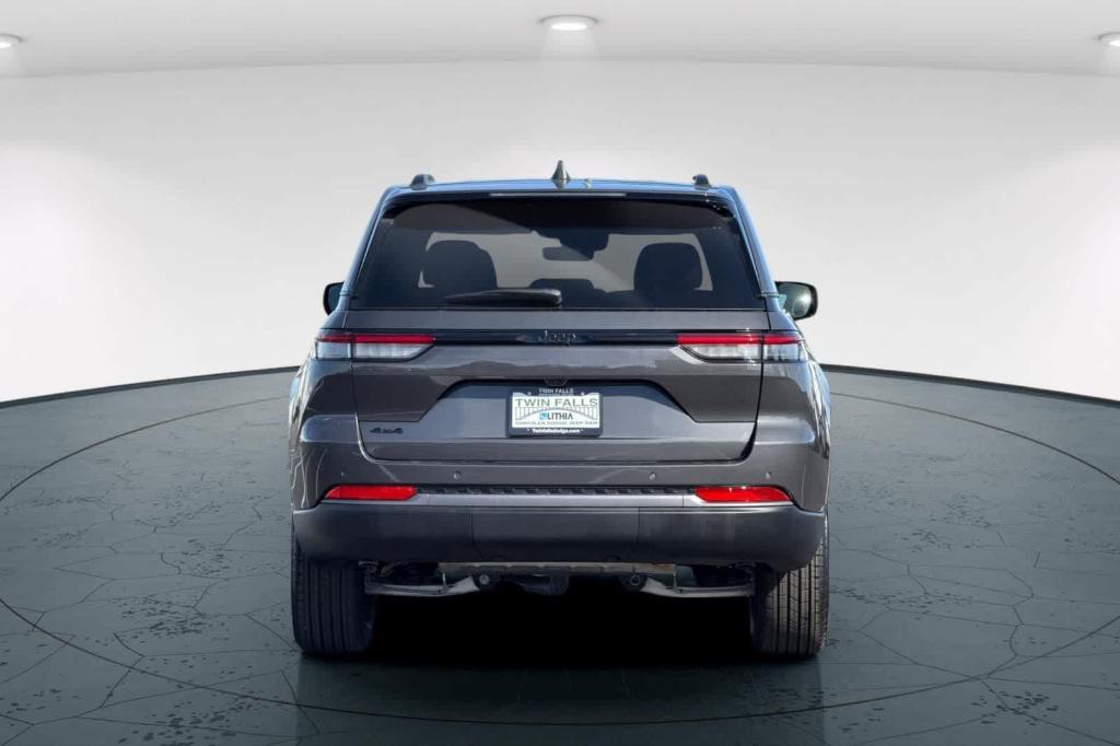 new 2026 Jeep Grand Cherokee car, priced at $45,497
