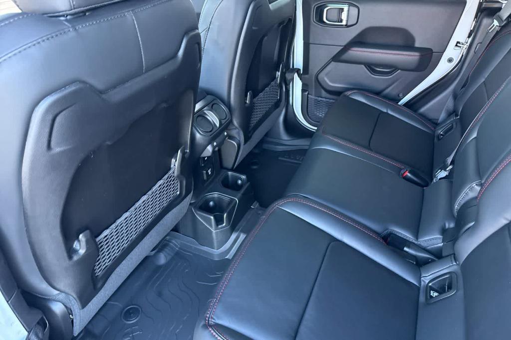 new 2026 Jeep Gladiator car, priced at $58,997