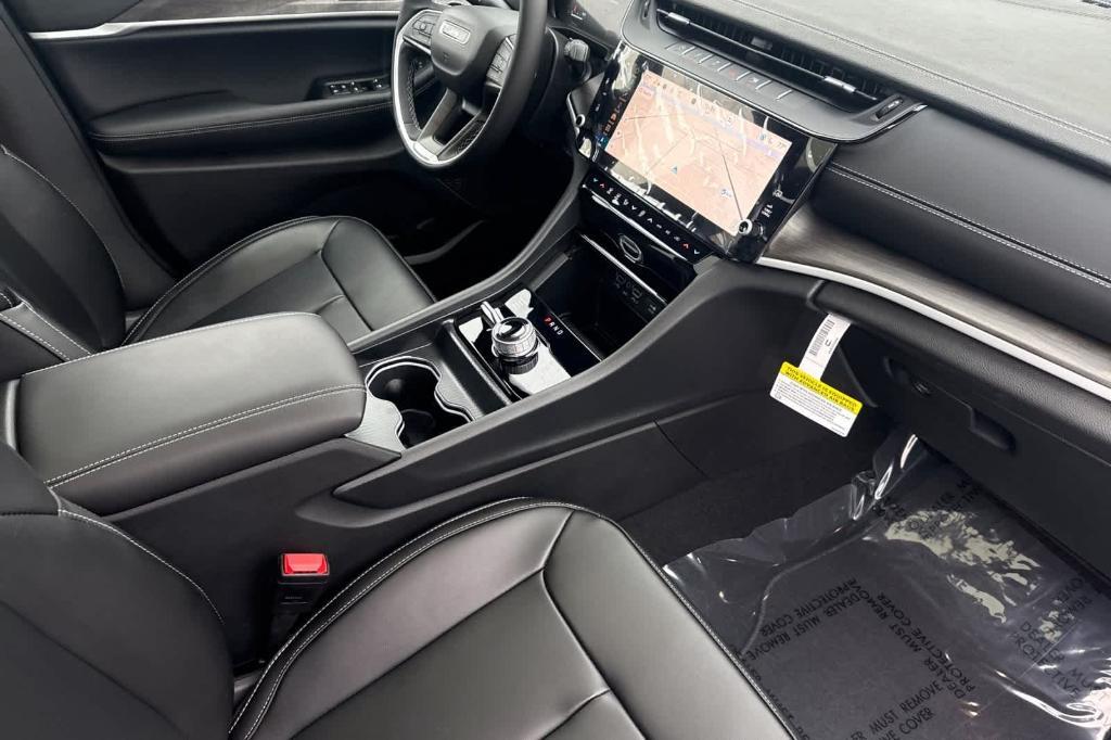 new 2026 Jeep Grand Cherokee car, priced at $47,997