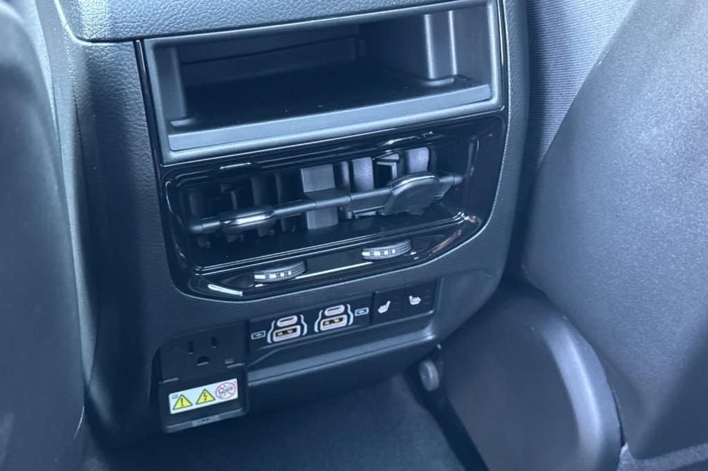 new 2025 Jeep Grand Cherokee car, priced at $46,655