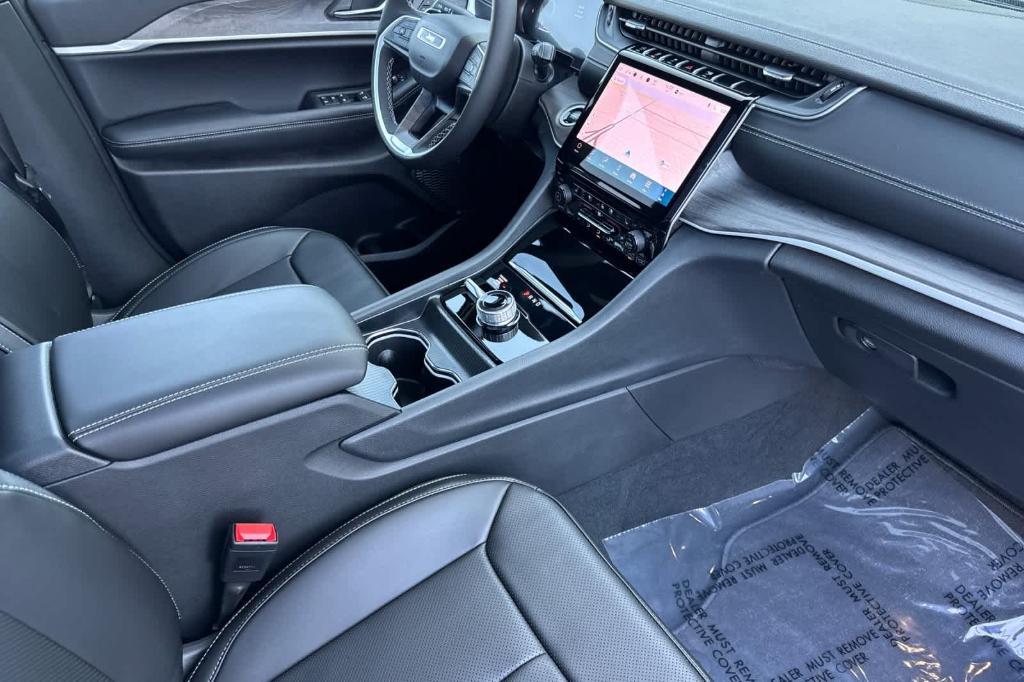 new 2025 Jeep Grand Cherokee car, priced at $46,655