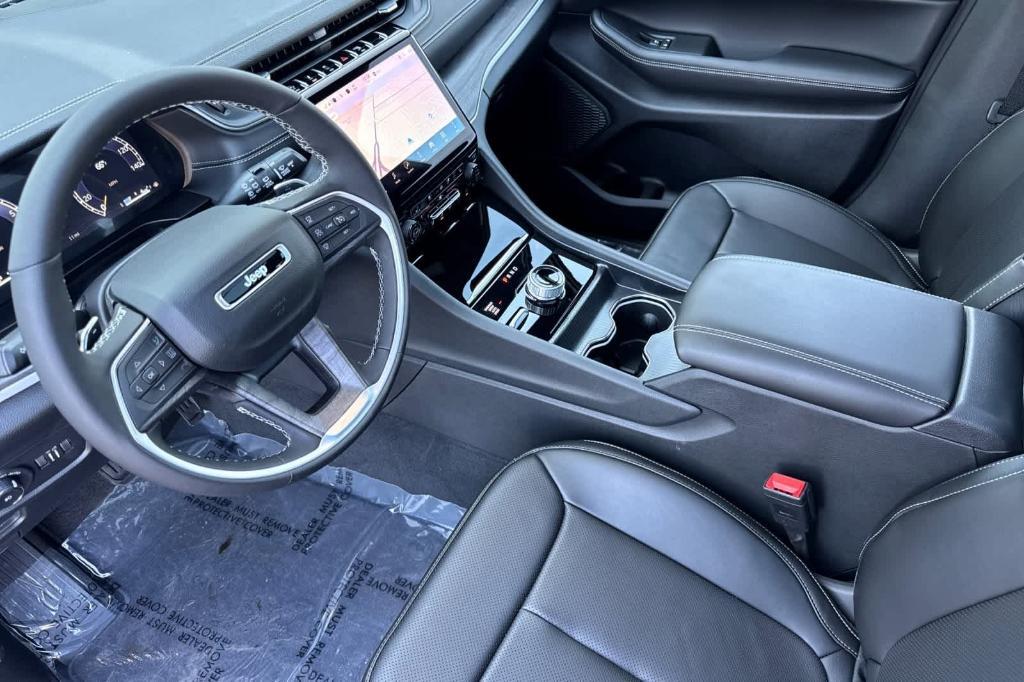 new 2025 Jeep Grand Cherokee car, priced at $46,655