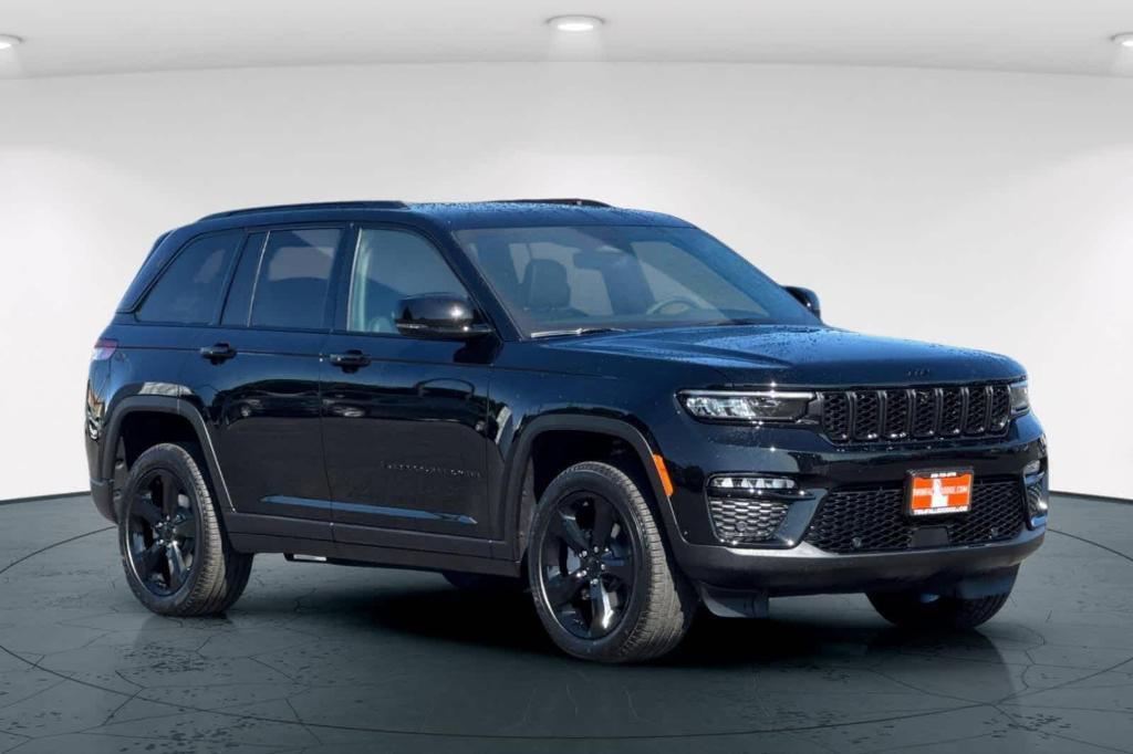 new 2025 Jeep Grand Cherokee car, priced at $46,655