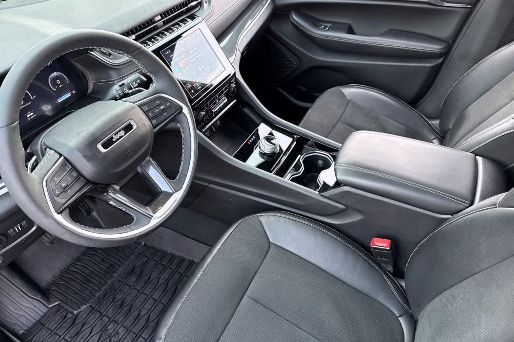 used 2023 Jeep Grand Cherokee car, priced at $31,497