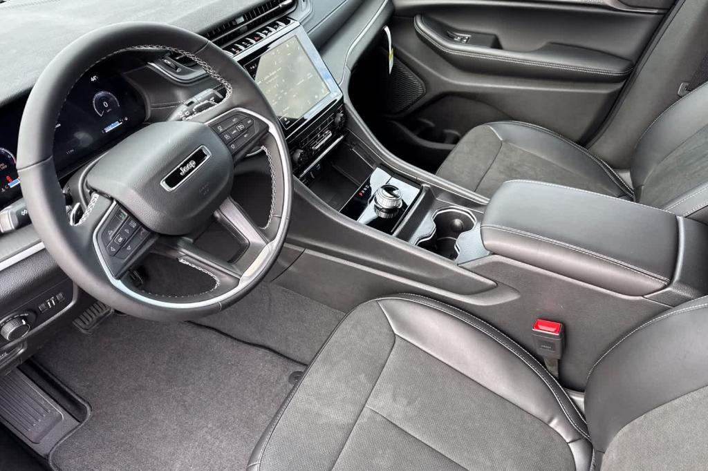 new 2025 Jeep Grand Cherokee car, priced at $39,620