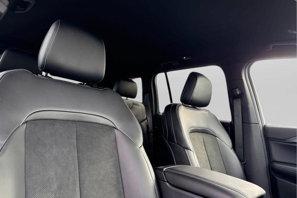 new 2025 Jeep Grand Cherokee car, priced at $39,620