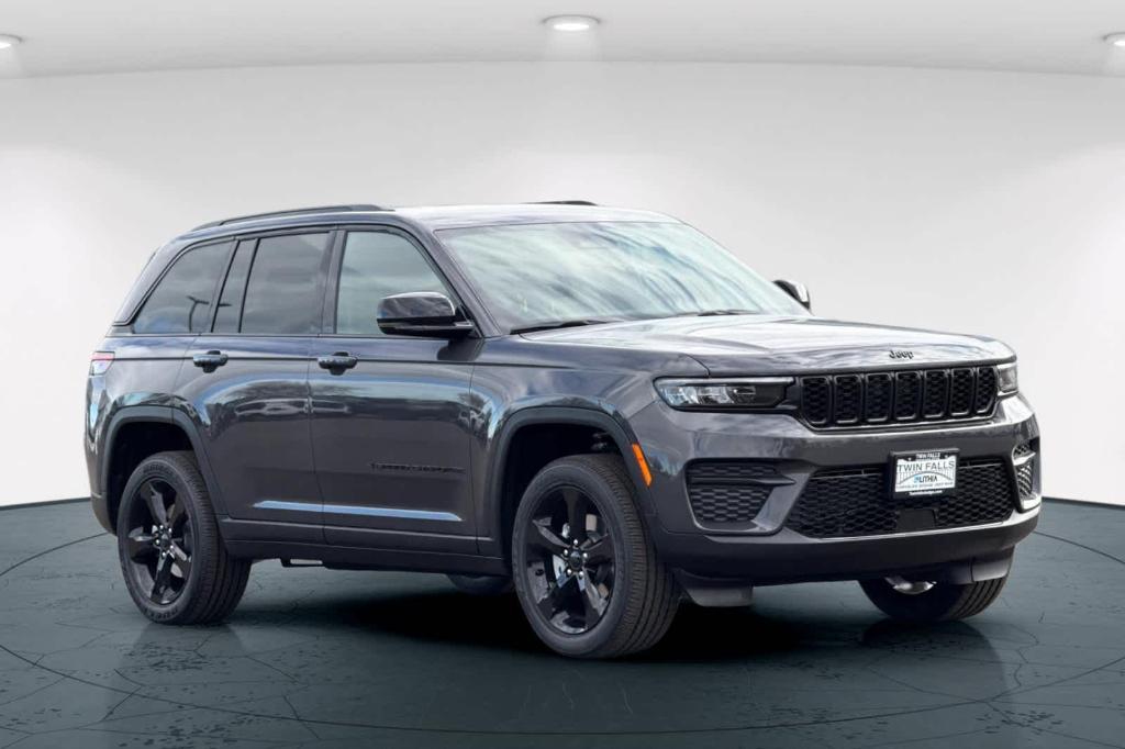 new 2025 Jeep Grand Cherokee car, priced at $39,620