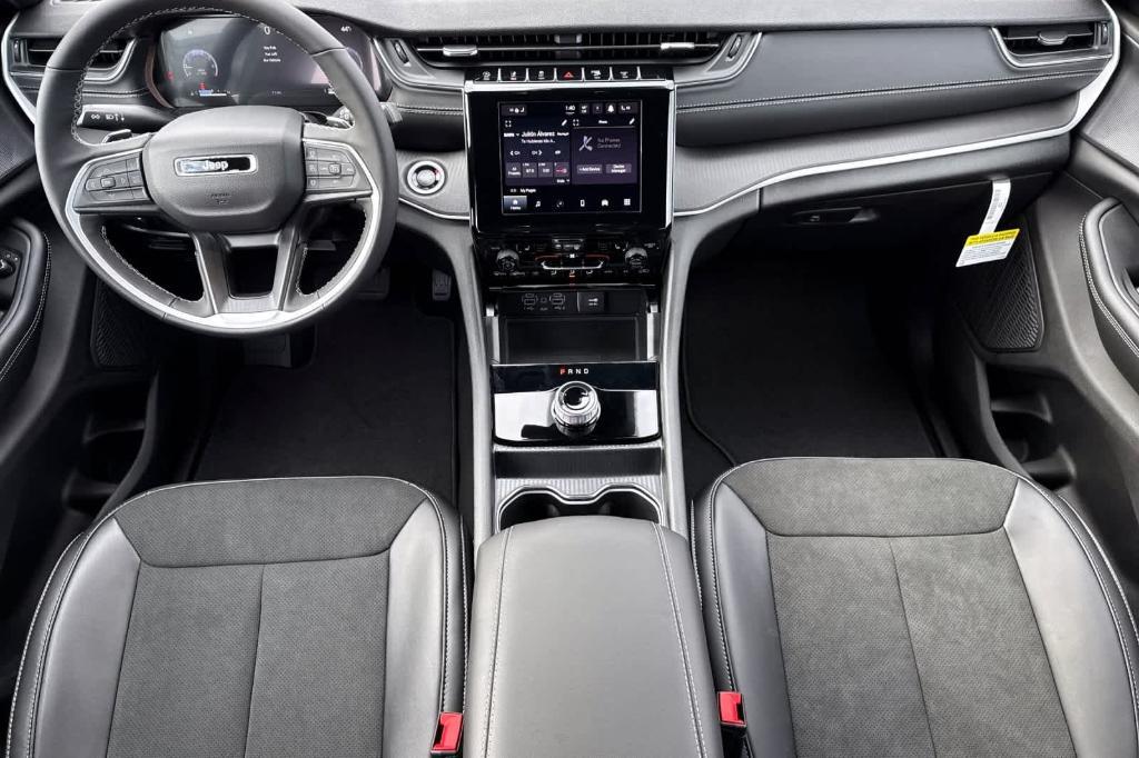 new 2025 Jeep Grand Cherokee car, priced at $39,620