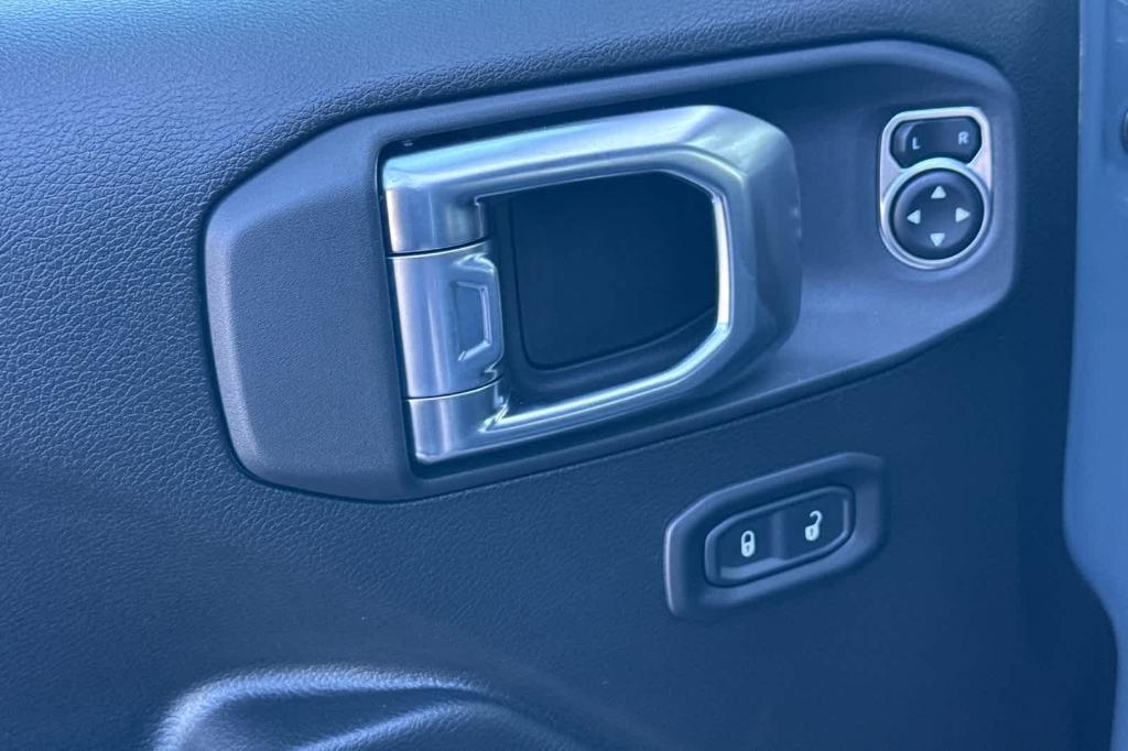 new 2026 Jeep Gladiator car, priced at $48,997