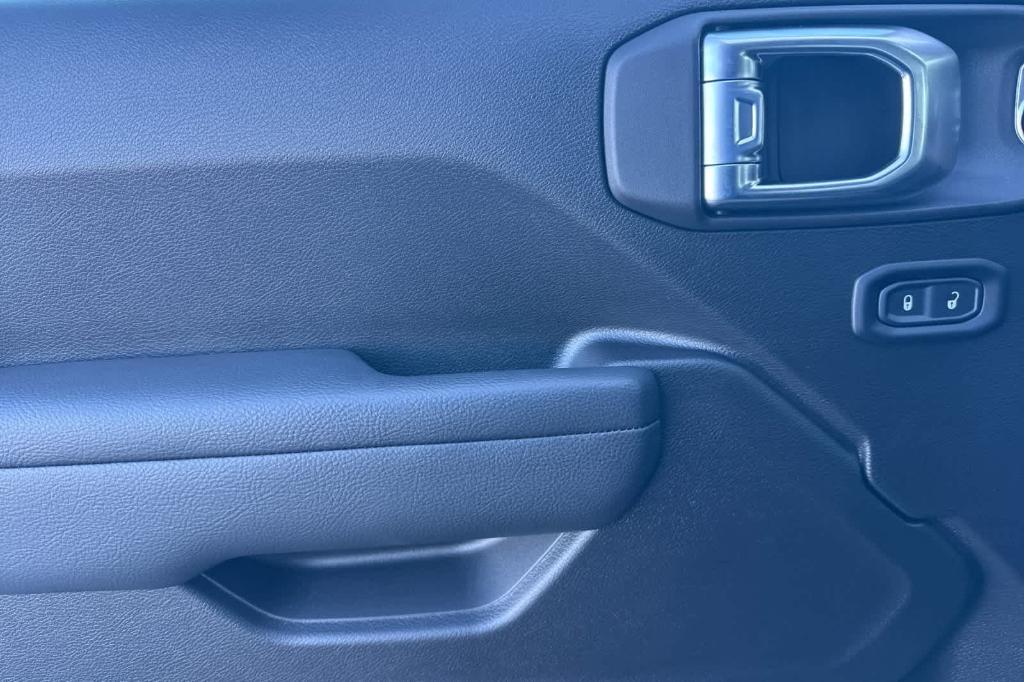 new 2026 Jeep Gladiator car, priced at $48,997