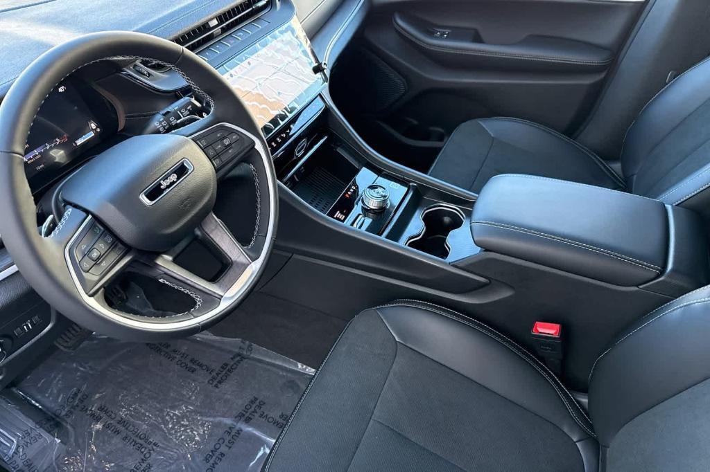 new 2026 Jeep Grand Cherokee car, priced at $47,997