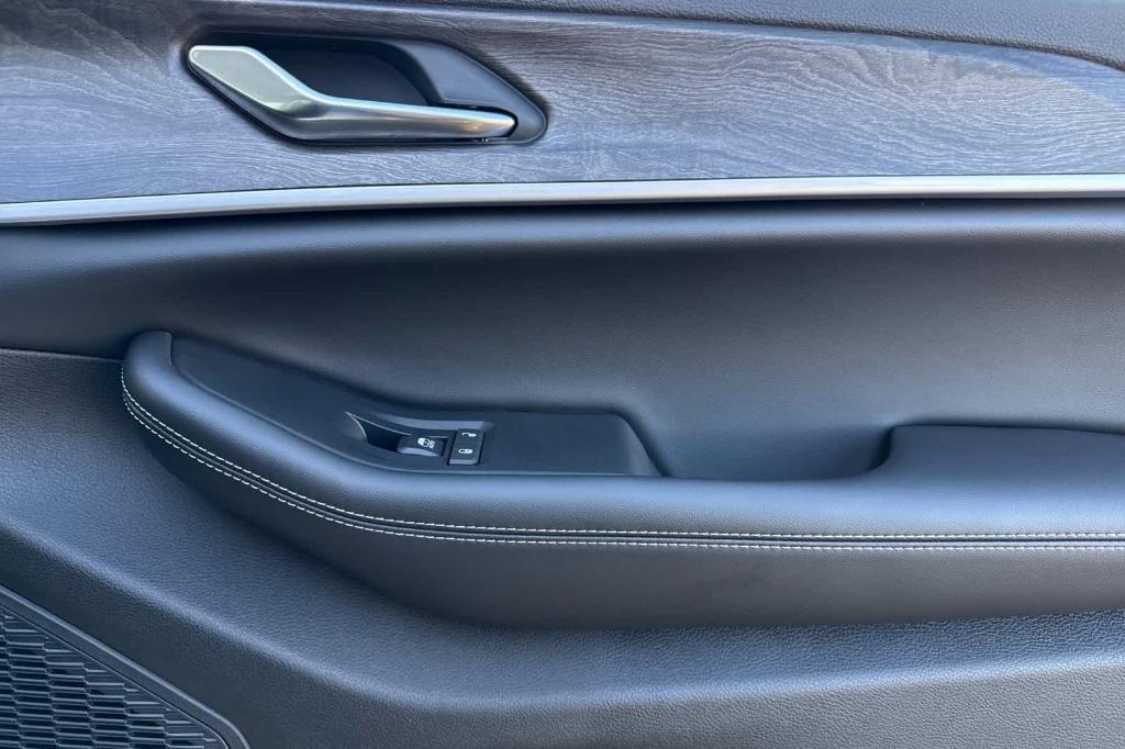 new 2026 Jeep Grand Cherokee car, priced at $47,997