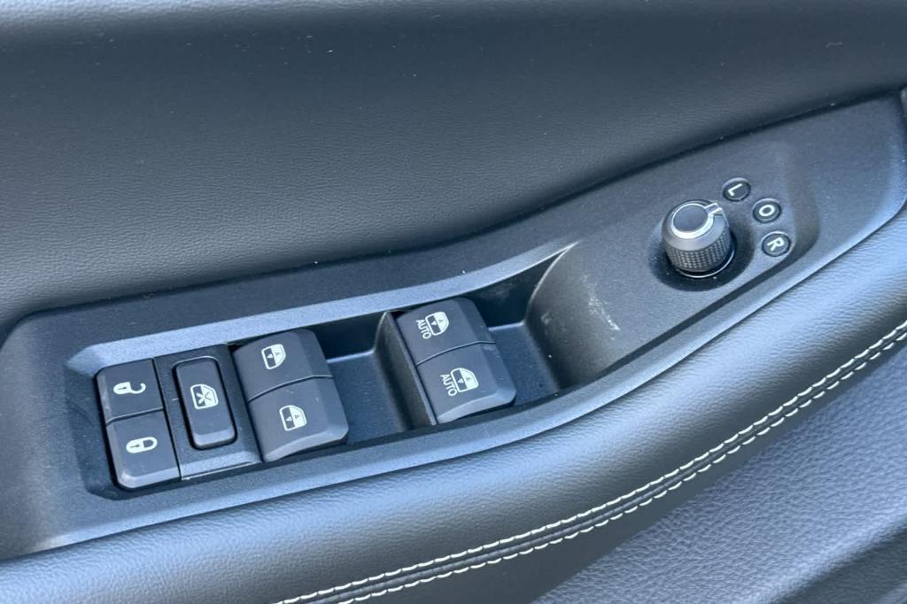 new 2026 Jeep Grand Cherokee car, priced at $47,997