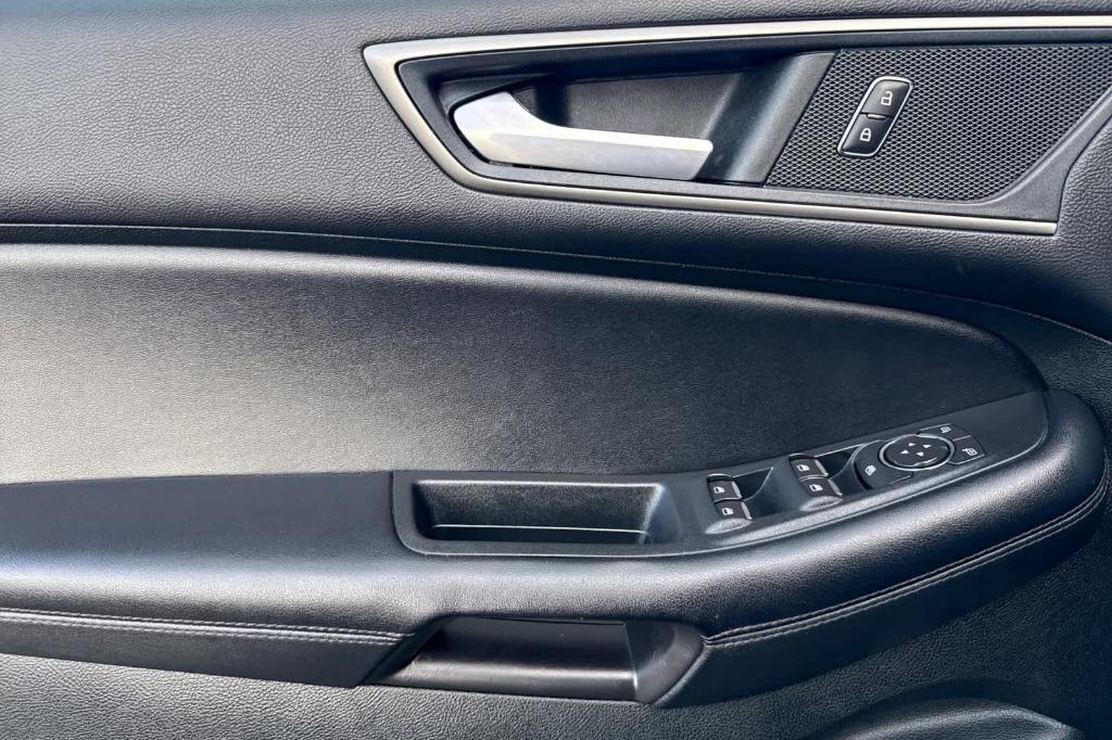 used 2022 Ford Edge car, priced at $18,997