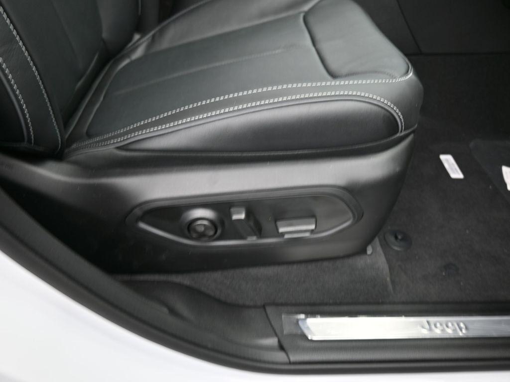 used 2024 Jeep Grand Cherokee car, priced at $48,998