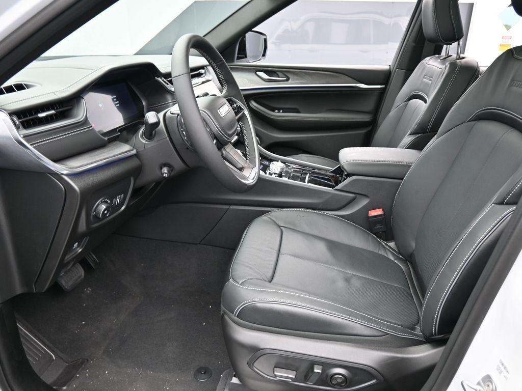 used 2024 Jeep Grand Cherokee car, priced at $48,998