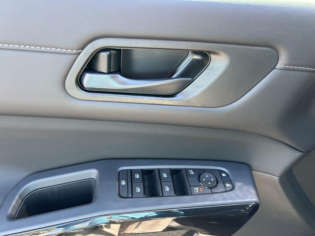 new 2026 Nissan Pathfinder car, priced at $37,760