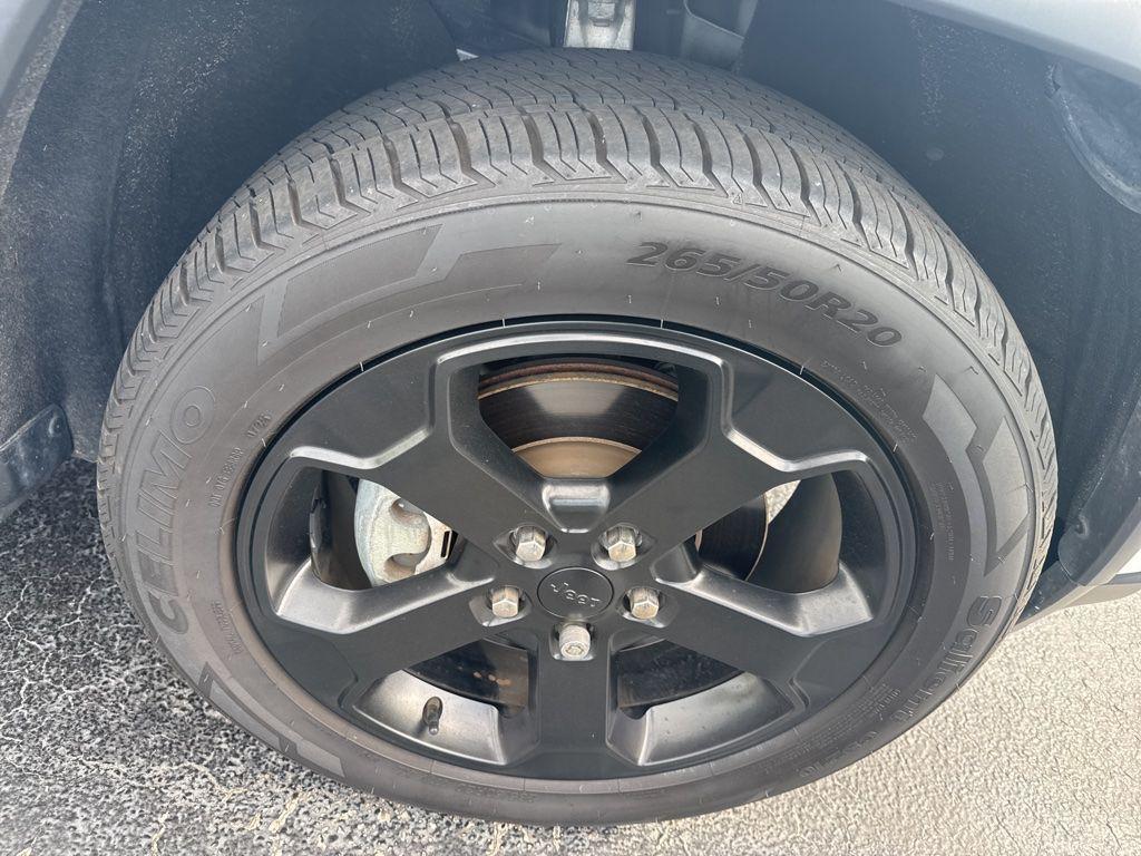 used 2021 Jeep Grand Cherokee car, priced at $19,998