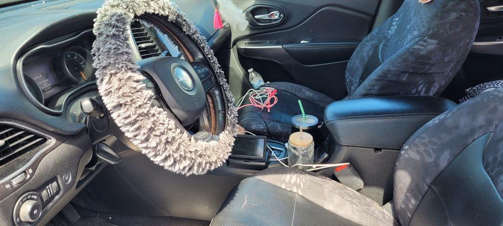 used 2020 Jeep Cherokee car, priced at $12,998