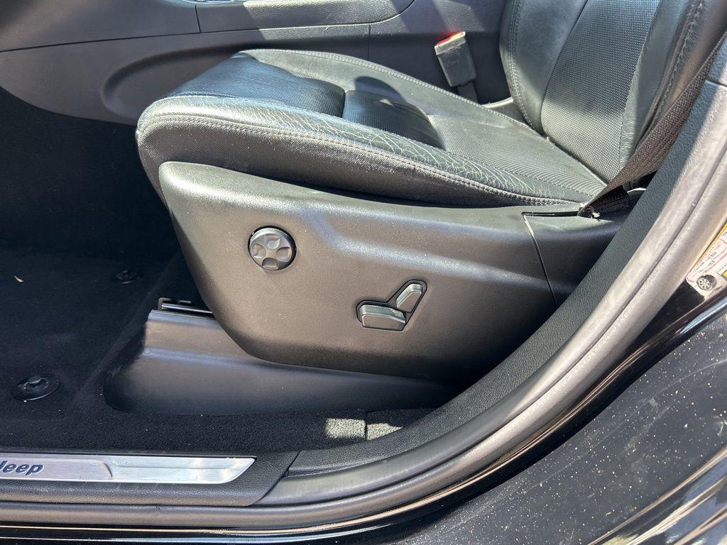 used 2019 Jeep Grand Cherokee car, priced at $18,394