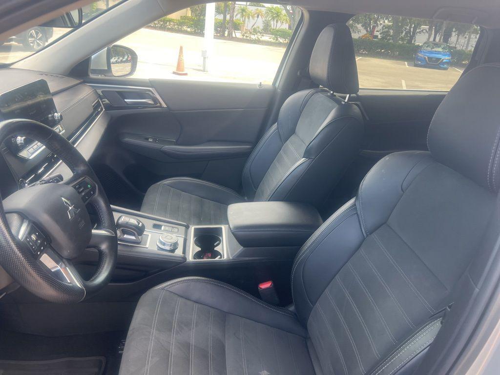 used 2024 Mitsubishi Outlander car, priced at $23,998