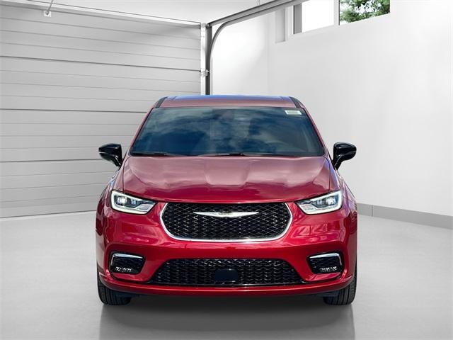 new 2026 Chrysler Pacifica car, priced at $43,933