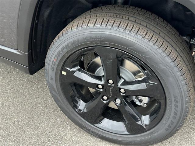 new 2025 Jeep Grand Cherokee L car, priced at $45,155