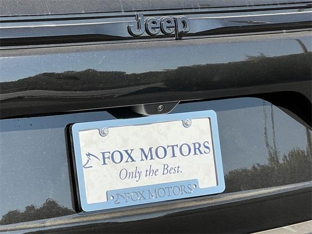 new 2025 Jeep Grand Cherokee car, priced at $43,938