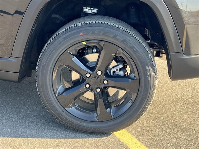 new 2025 Jeep Grand Cherokee car, priced at $43,938