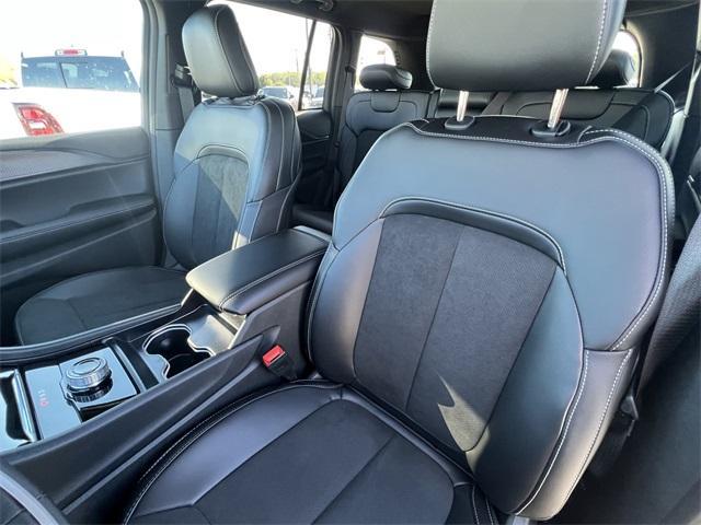 new 2025 Jeep Grand Cherokee car, priced at $43,938