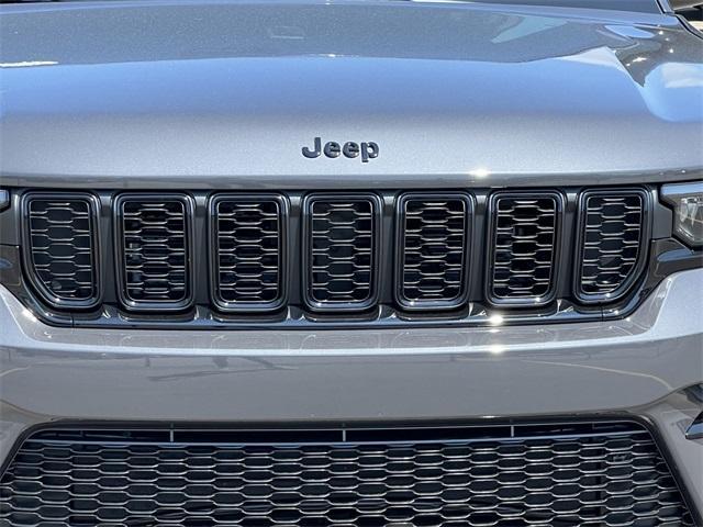 new 2025 Jeep Grand Cherokee car, priced at $48,333