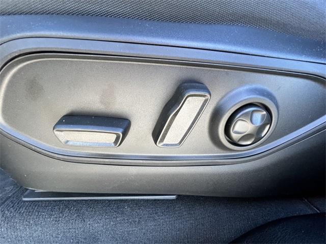 new 2025 Jeep Grand Cherokee car, priced at $40,156