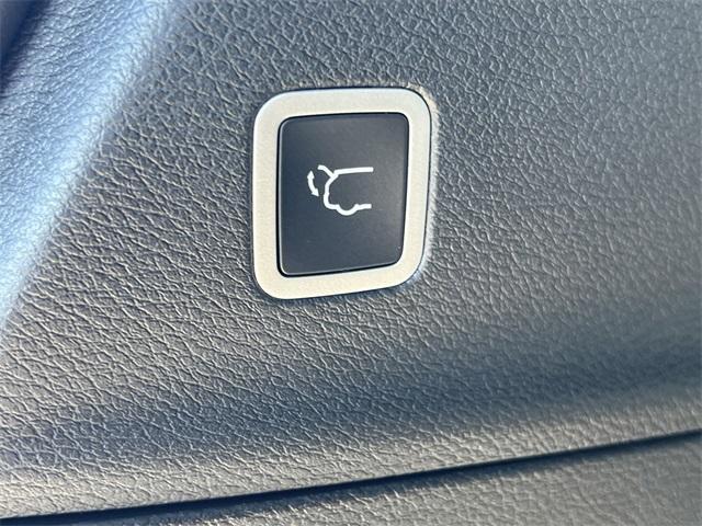 new 2026 Chrysler Pacifica car, priced at $41,013