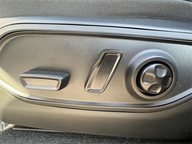 new 2025 Jeep Grand Cherokee car, priced at $43,708