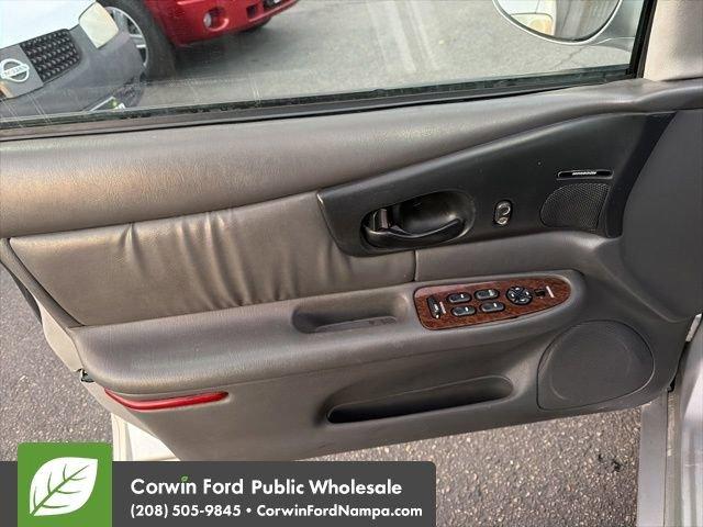 used 2002 Buick Regal car, priced at $3,499