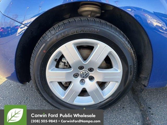 used 2007 Volkswagen New Beetle car, priced at $4,999