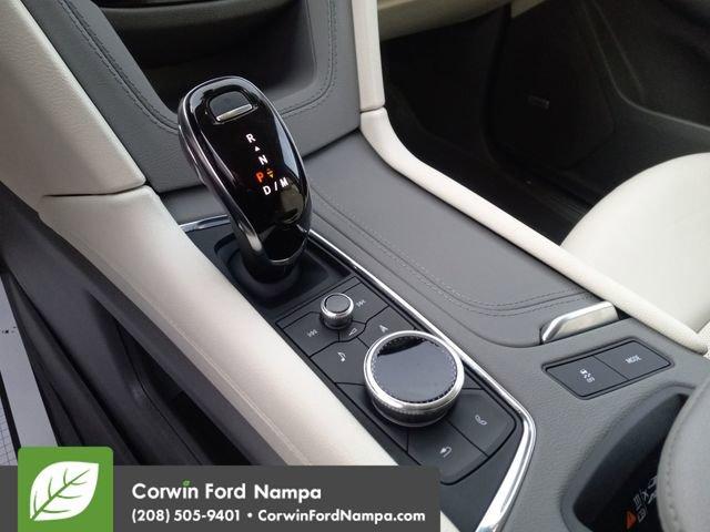 used 2024 Cadillac XT5 car, priced at $40,991