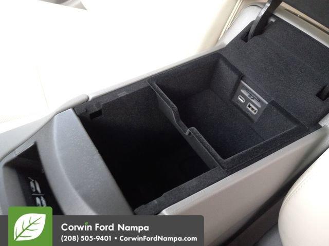 used 2024 Cadillac XT5 car, priced at $40,991