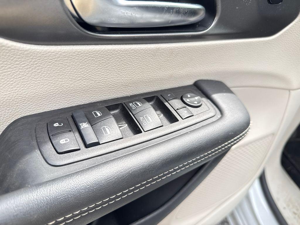 used 2024 Chrysler Pacifica car, priced at $25,875