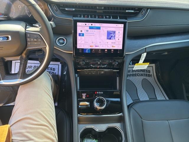 new 2025 Jeep Grand Cherokee car, priced at $48,476