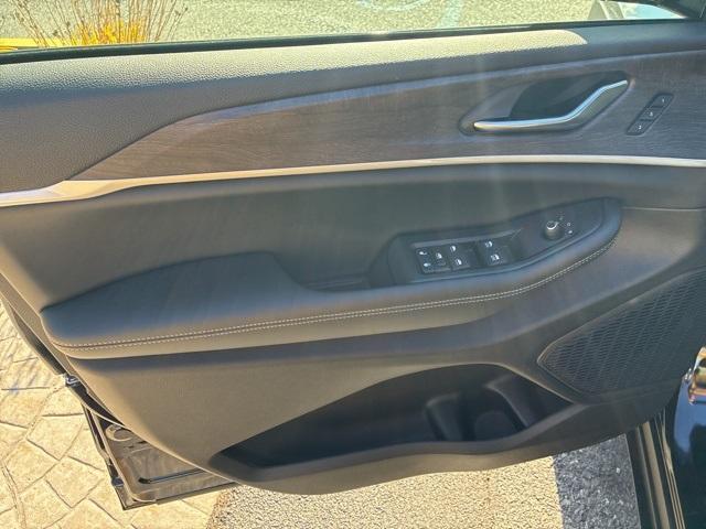 new 2025 Jeep Grand Cherokee car, priced at $48,476