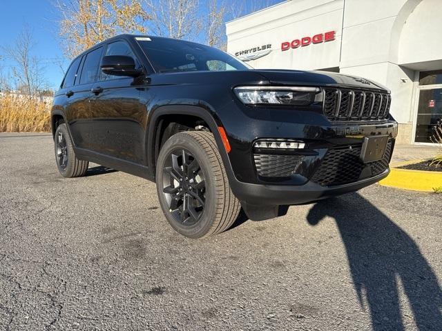 new 2025 Jeep Grand Cherokee car, priced at $52,399