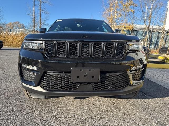 new 2025 Jeep Grand Cherokee car, priced at $52,399