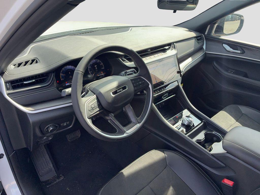new 2026 Jeep Grand Cherokee car, priced at $47,675