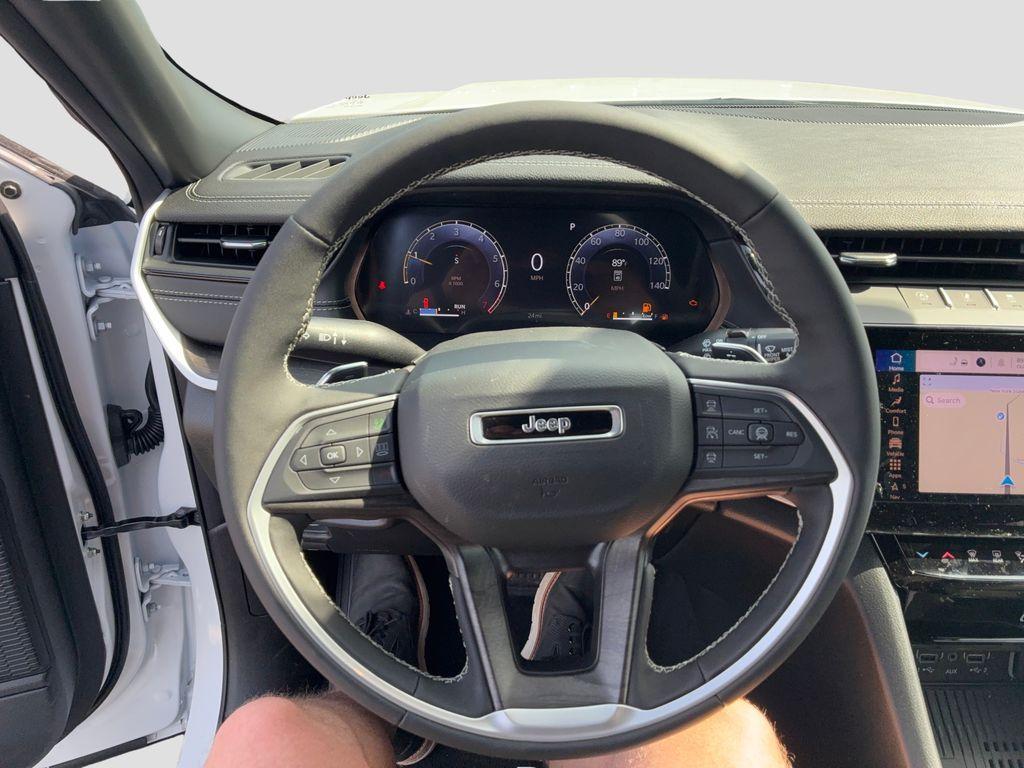 new 2026 Jeep Grand Cherokee car, priced at $47,675